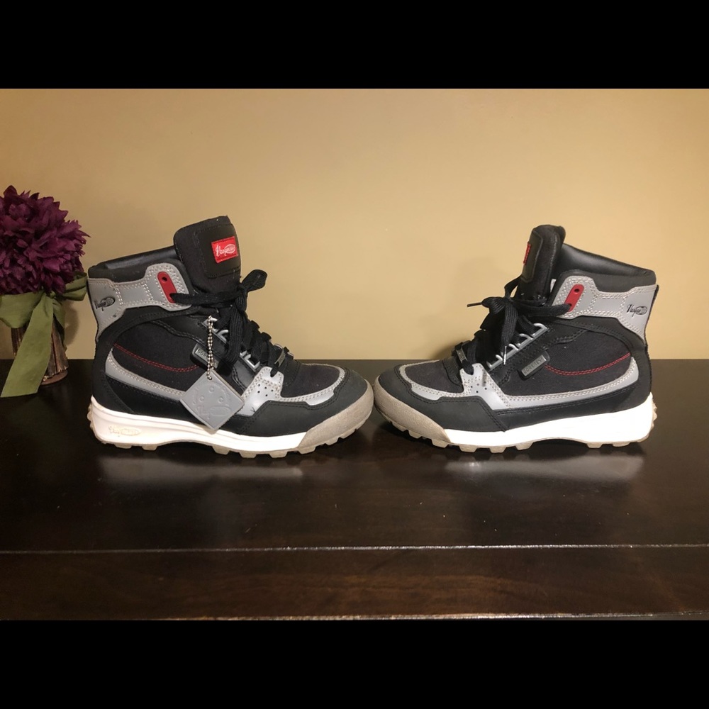 Vasque Gore-Tex Boots - Picture 2 of 5